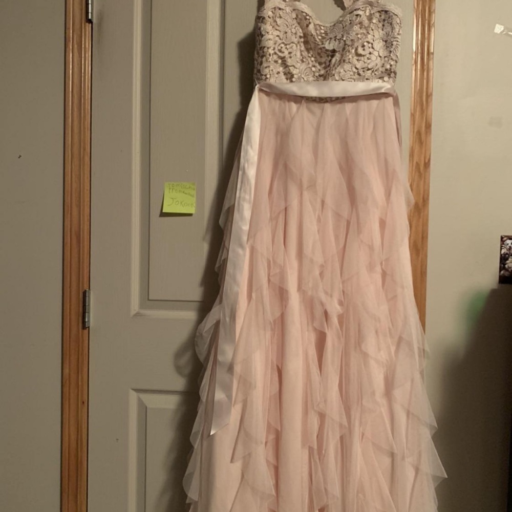 Medium formal gown